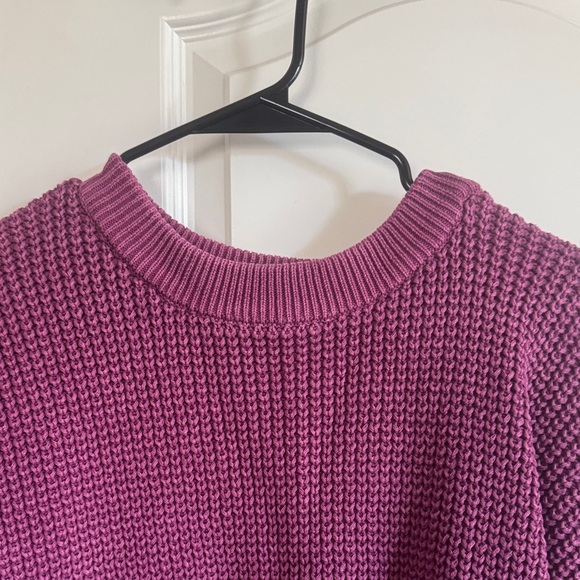 Old Navy Plum Textured Crew Neck Sweater / W36 - Picture 2 of 5